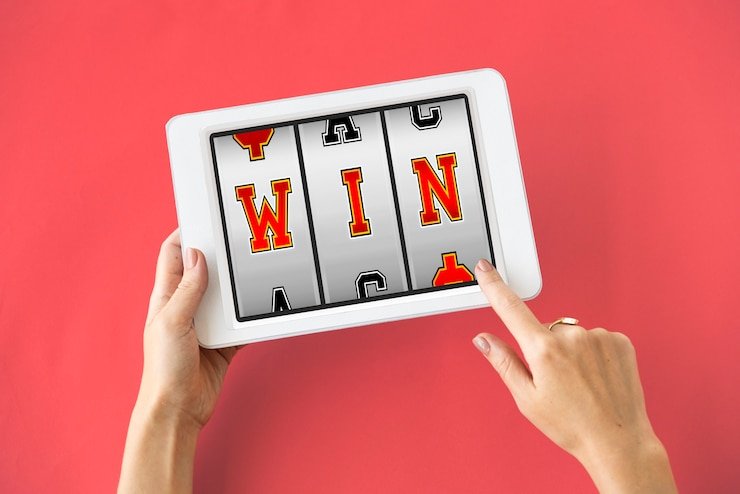 Privasi dan keamanan data penarikan akun